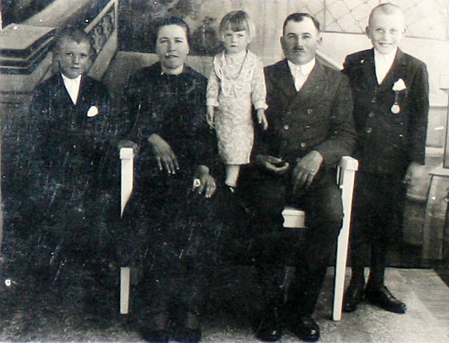 Die Familie um 1937 